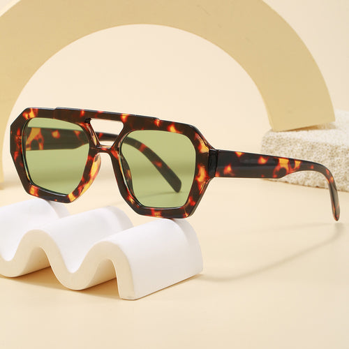 Damen geometrische Sonnenbrille im extravaganten Design Karnz
