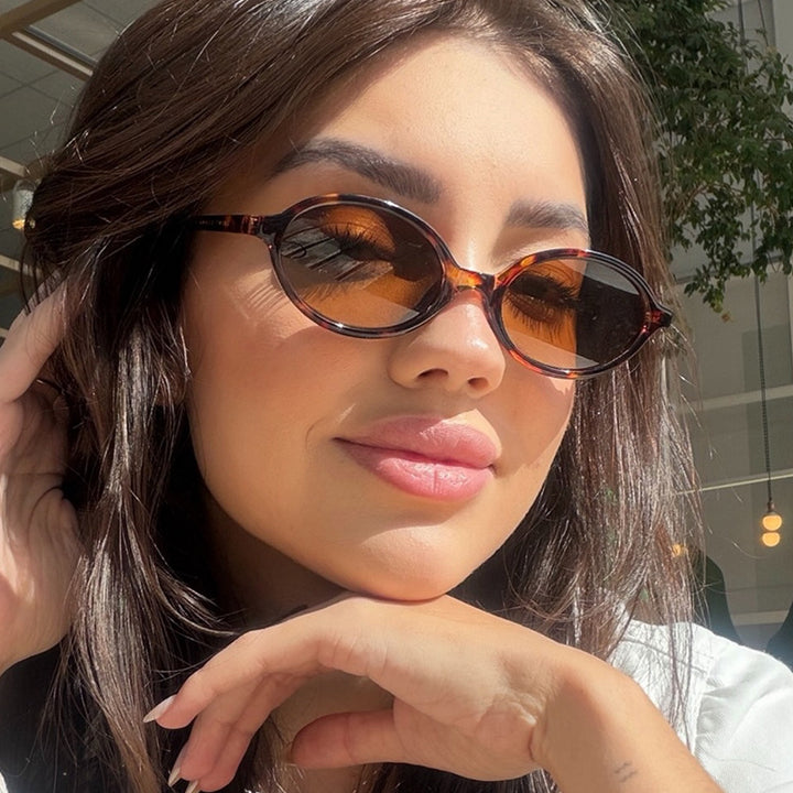 Damen modische retro-inspirierte Sonnenbrille Karnz