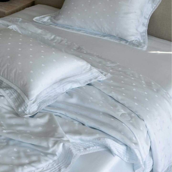 Luxuriöses Satin-Bettwäsche-Set mit Spitzenrand und Herzmotiv