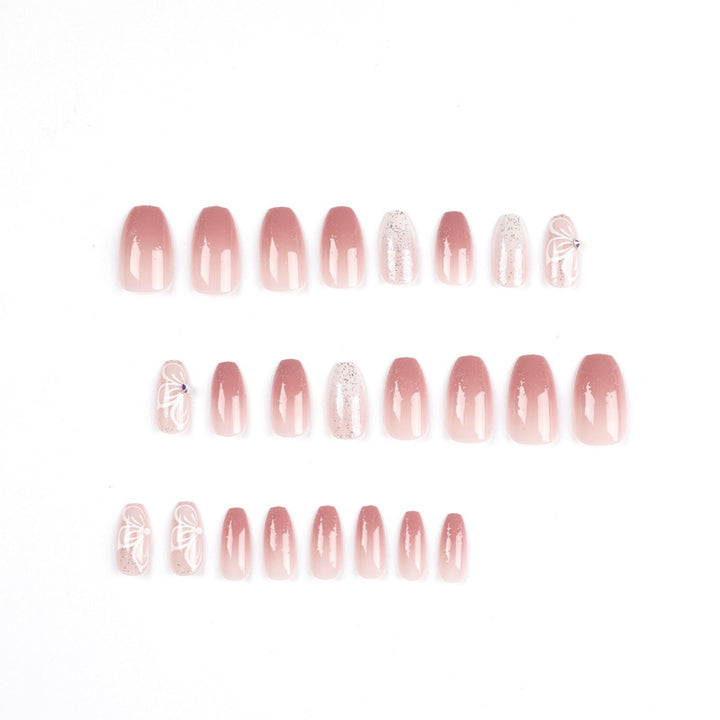 Elegante Ombre Press-On-Nagelerweiterungen mit dekorativen Akzenten Karnz