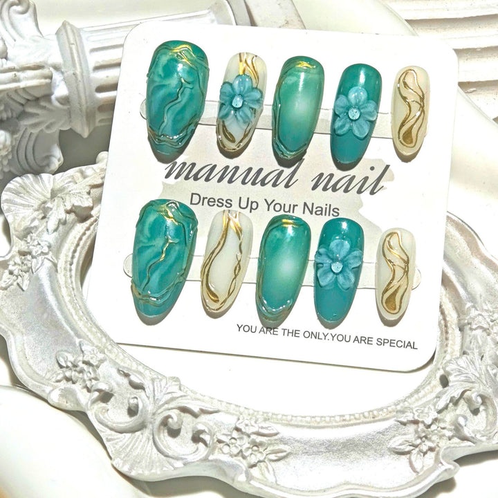 Dekoratives Floral Press-On Nagelkunst Set Karnz