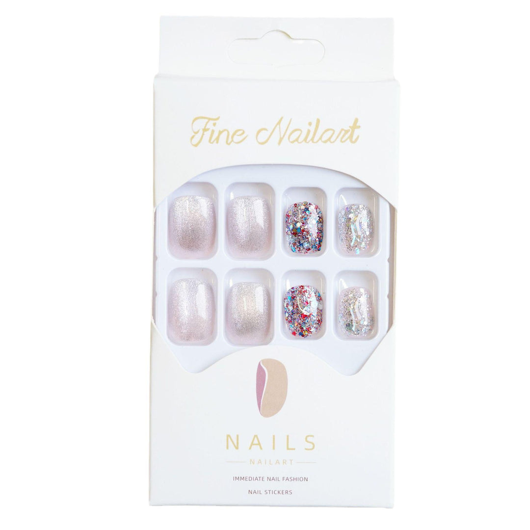 Glitzerndes Press-On Nagelset mit künstlerischem Foliendesign Karnz