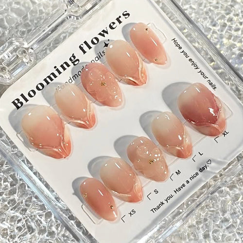 Dekorativer press-on Nagelsatz mit floralen Akzenten Karnz 1788495814