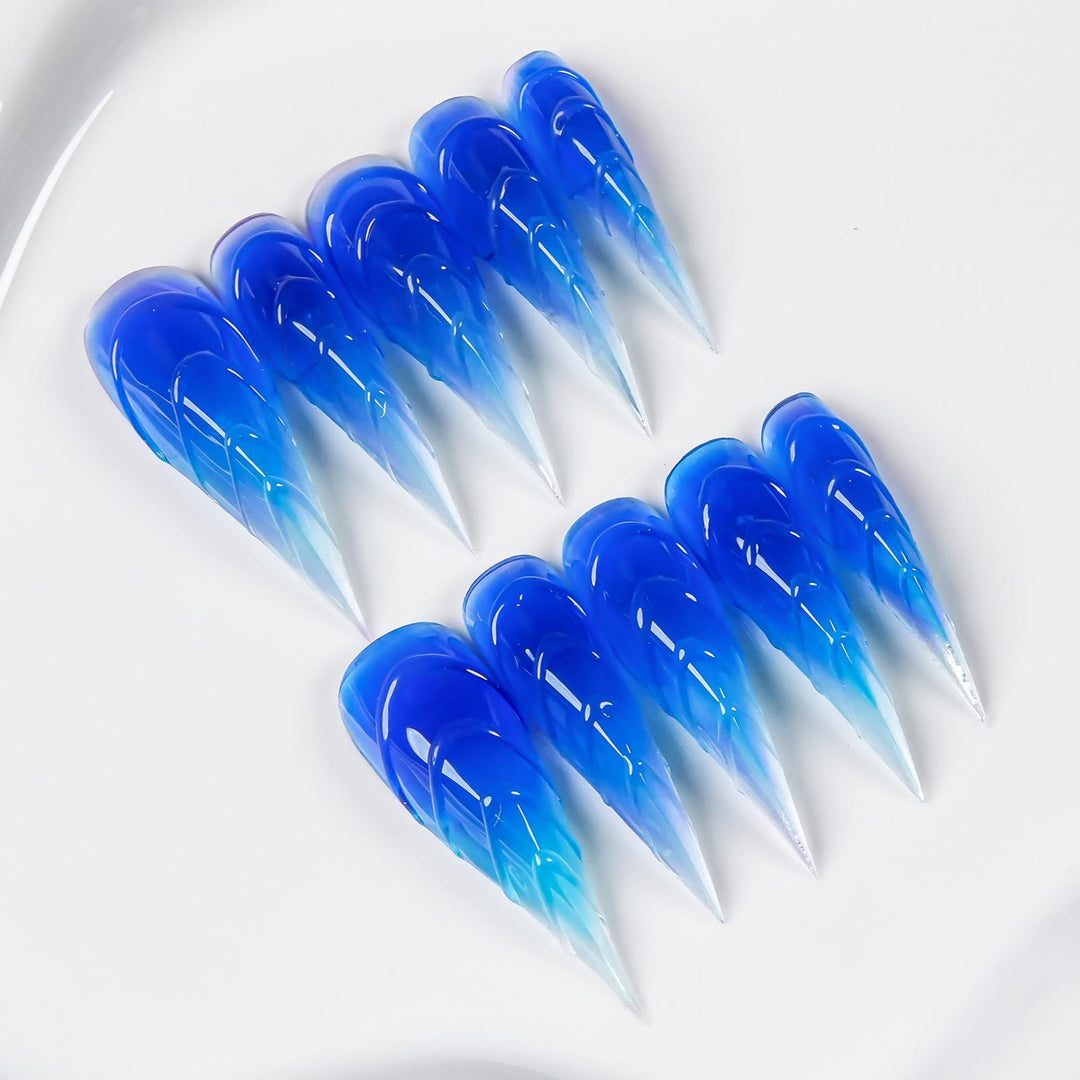 Künstlerische Ombre Stiletto Nagelspitzen