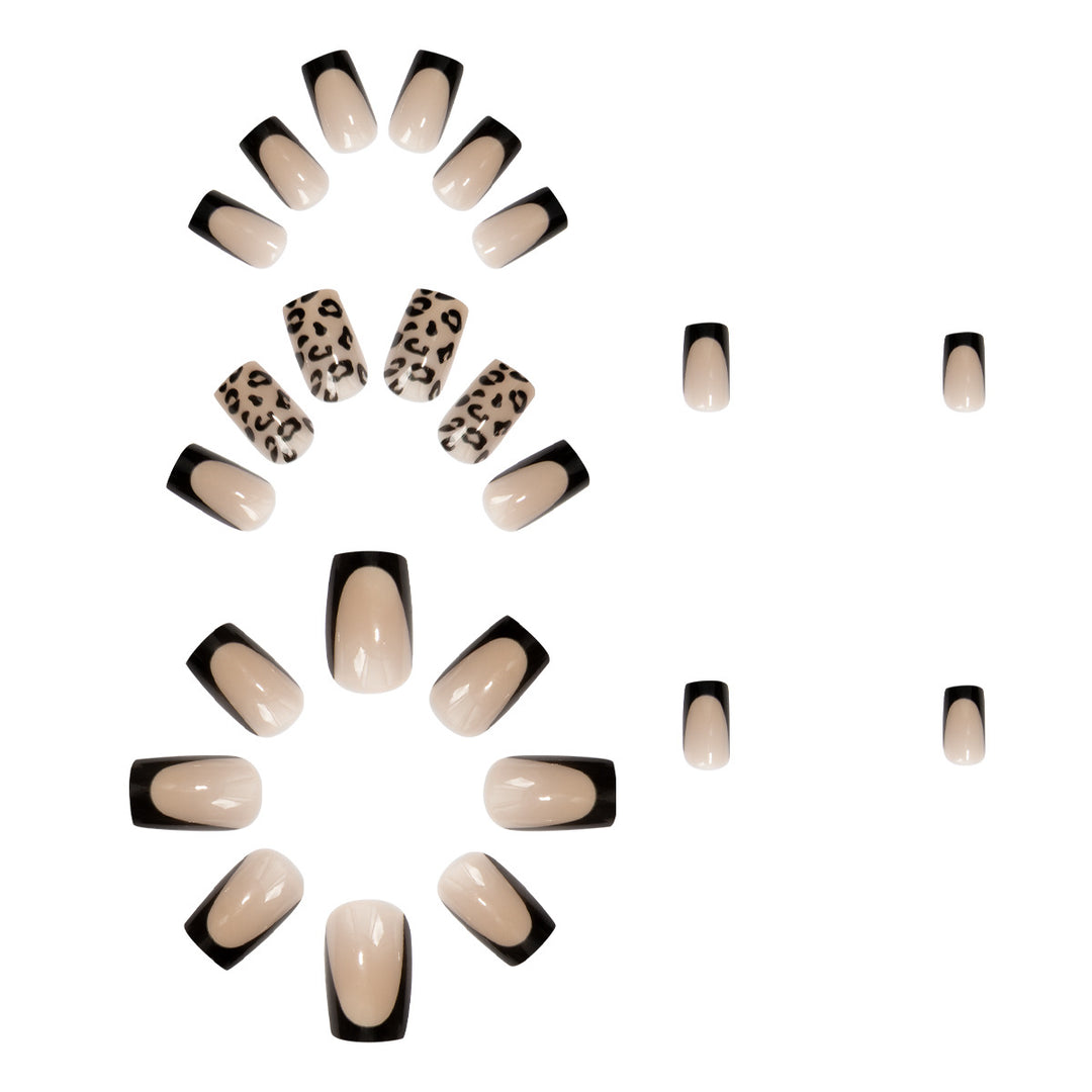 Kunstnagelset mit elegantem Leopardenmotiv und schwarzem French Design Karnz