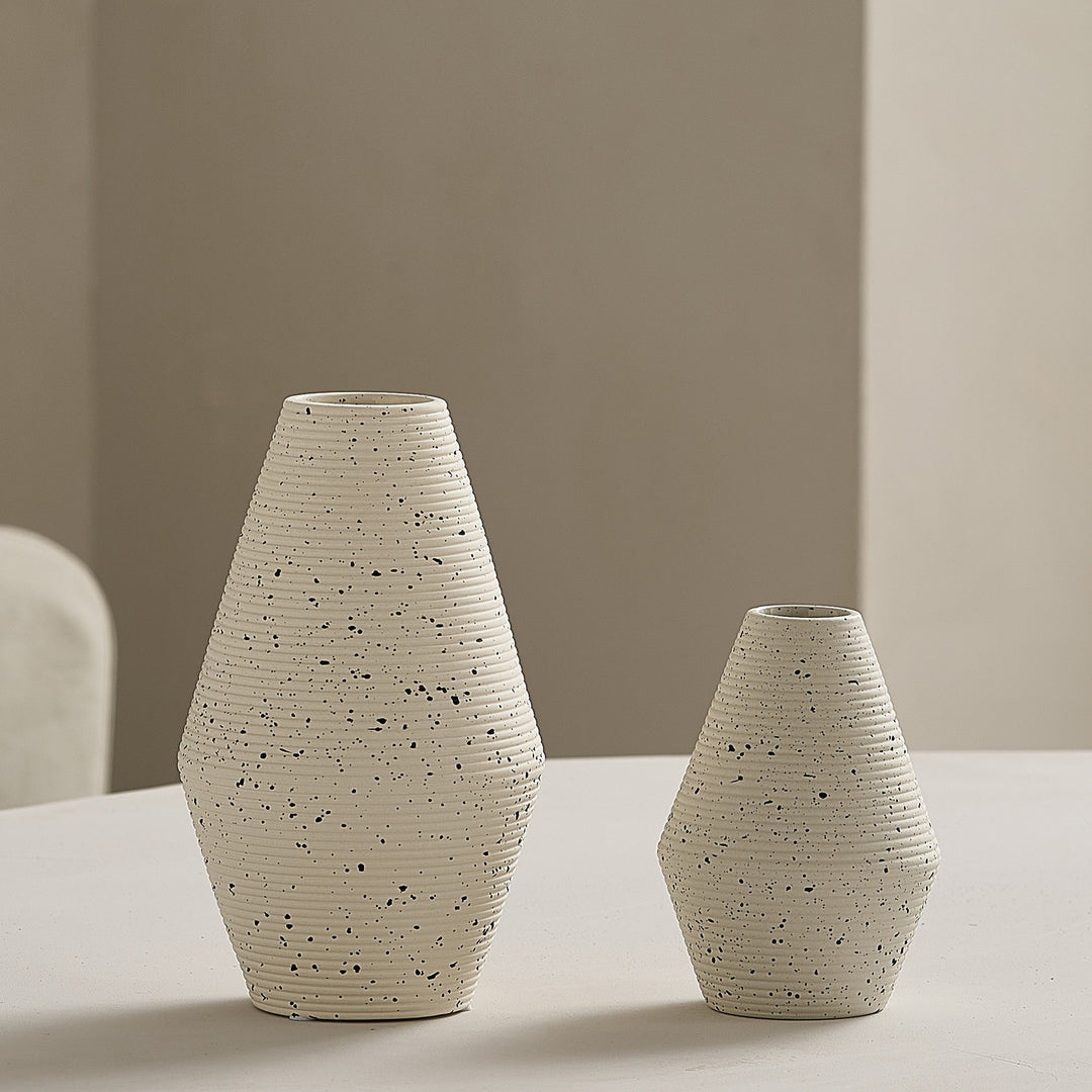 Elegante und Kunstvolle Keramikvase Karnz