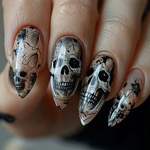 Kunstnägel Im Kreativen Totenkopf-Design Karnz