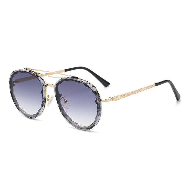 Damen Modern gestaltete Sonnenbrille im eleganten Oversize-Stil Karnz