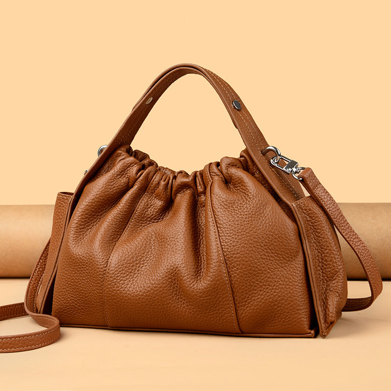 Texturierte Leder-Schnürtasche Karnz