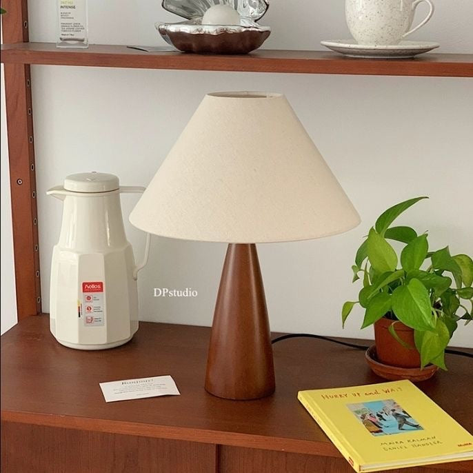 Zeitgenössische Kegel-Schirm-Tischlampe