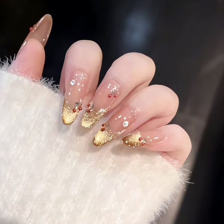 Dekorative Glitzer Nagelkunst Karnz