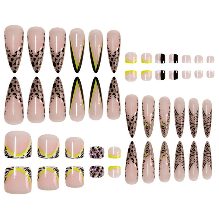 Trendige Stiletto-Nagelkunst Karnz