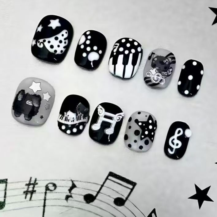 Künstlerisches Kaffee-inspiriertes Press-On Nagelkunst Set Karnz