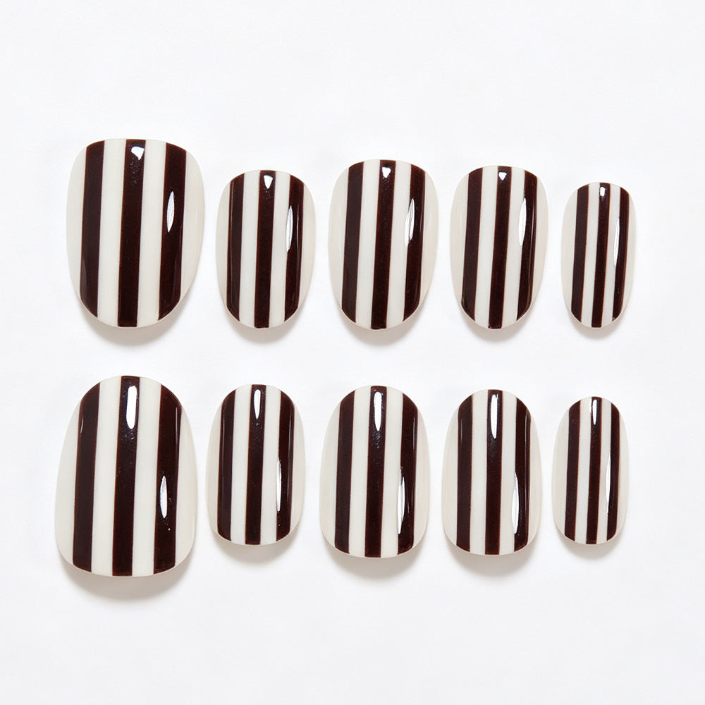 Gestreiftes Nagelkunst-Wickelset Karnz