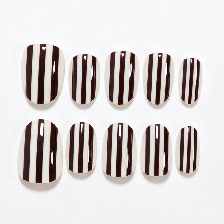 Gestreiftes Nagelkunst-Wickelset Karnz