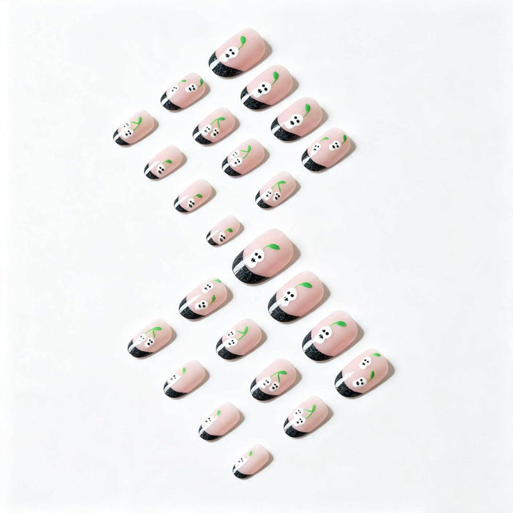 Künstlerisches Schädel-Thema Nagelkunst