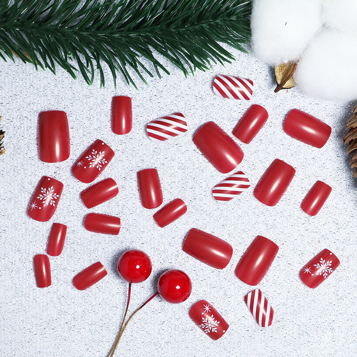 Festives Nageldesign Karnz