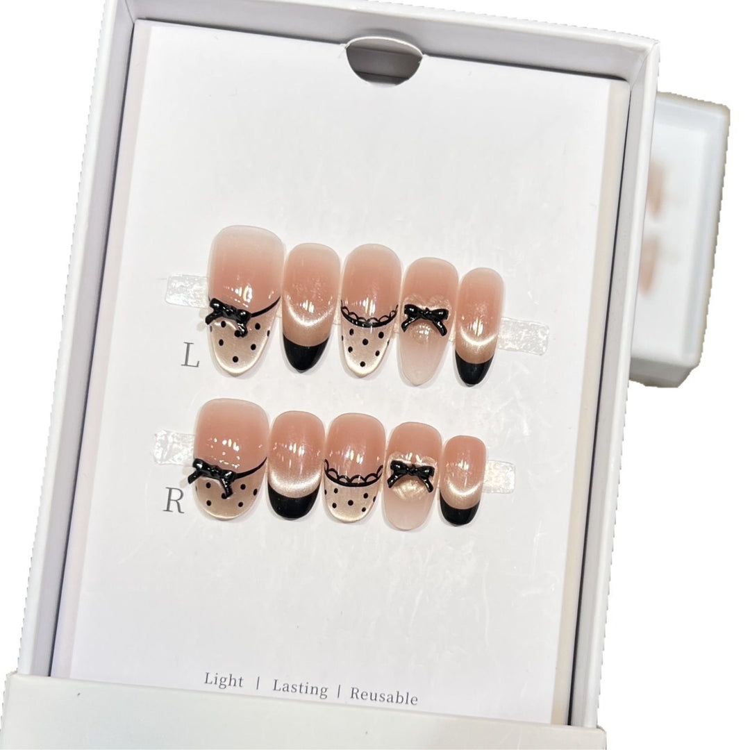 Elegantes wiederverwendbares Press-On-Nail-Art-Set mit charmanten Schleifenakzenten Karnz