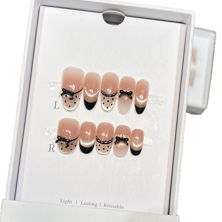 Elegantes wiederverwendbares Press-On-Nail-Art-Set mit charmanten Schleifenakzenten Karnz