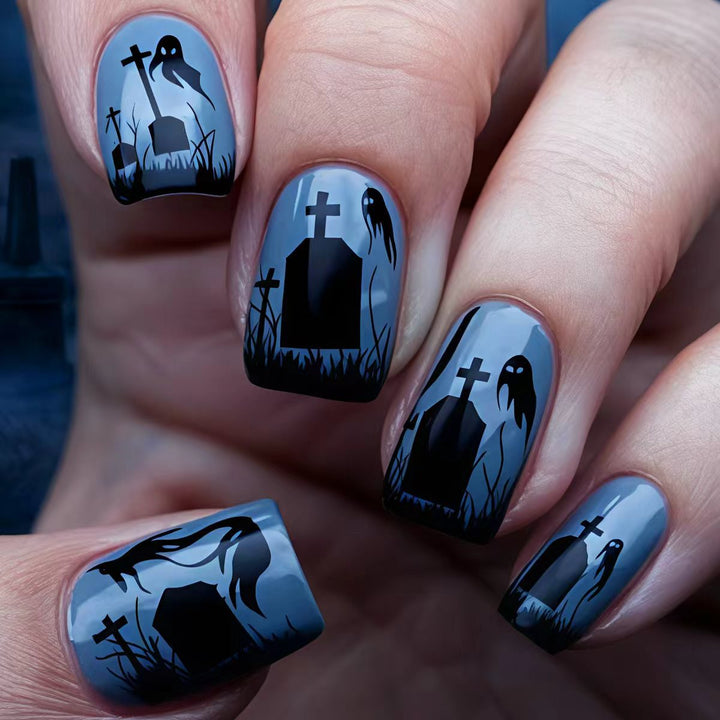 Kreative Halloween-Kunstnägel mit Geisterhaftem Grabstein-Design Karnz