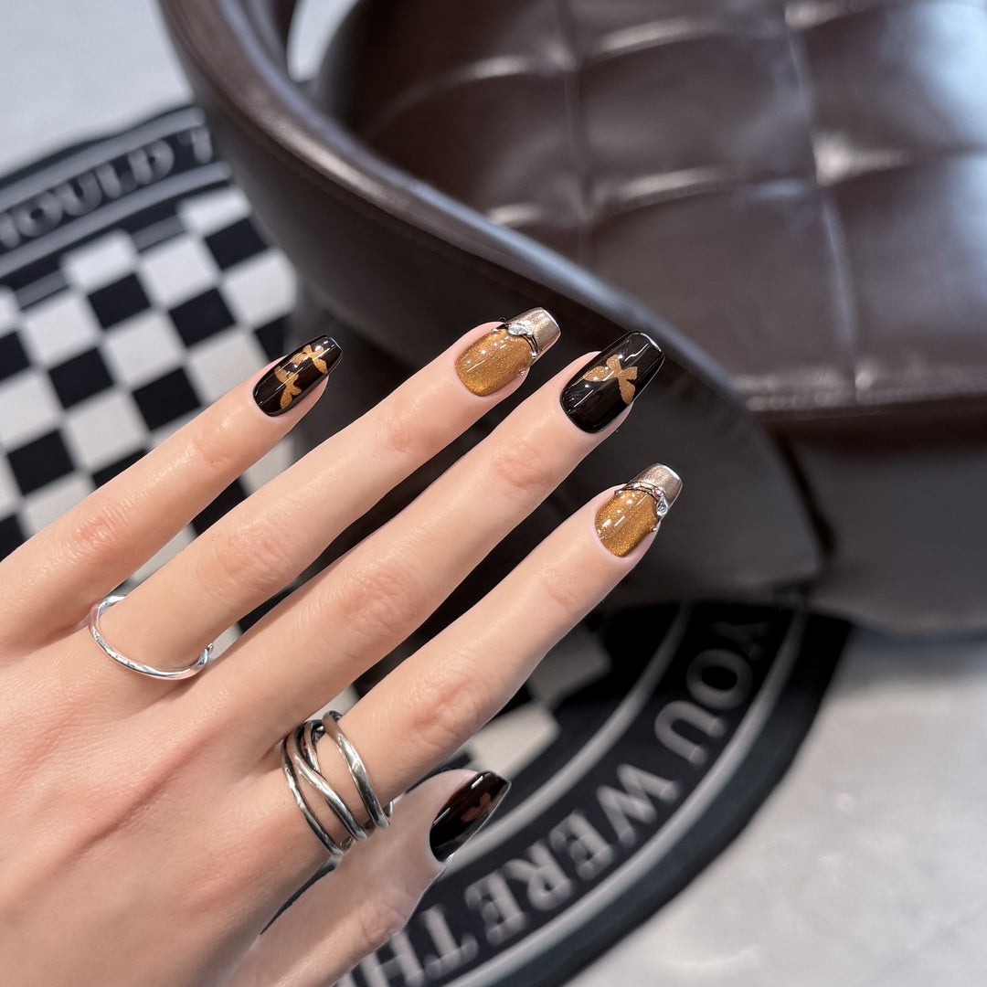 Dekoratives Schmetterling Nagelkunst Set Karnz