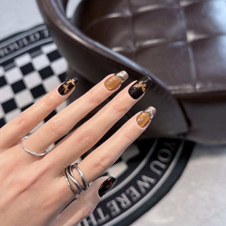 Dekoratives Schmetterling Nagelkunst Set Karnz
