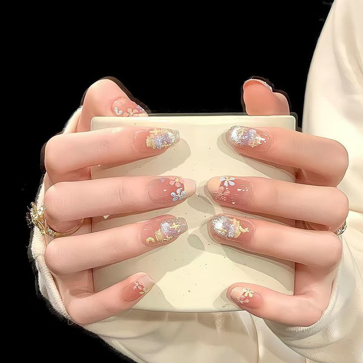 Blumengestaltetes Press-On Nageldesign Karnz