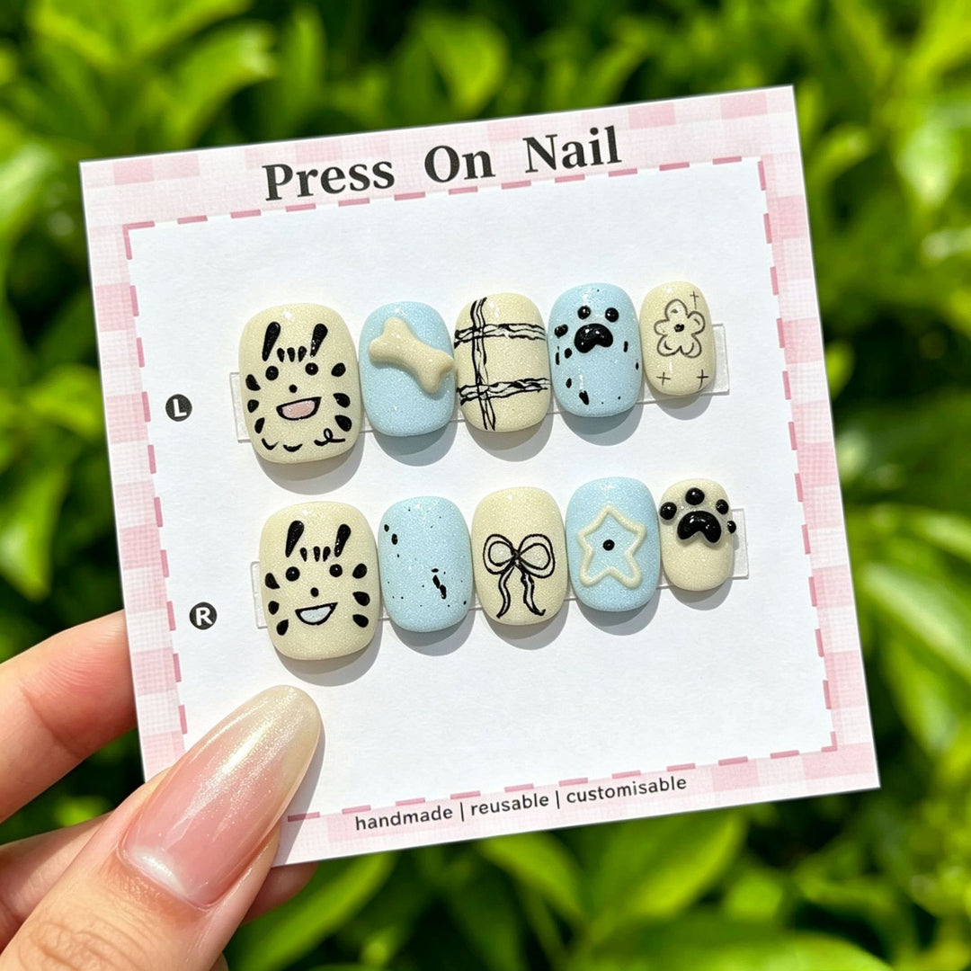 Glamourös Press-On Nagelkunst Set mit dekorativen Strasssteinen