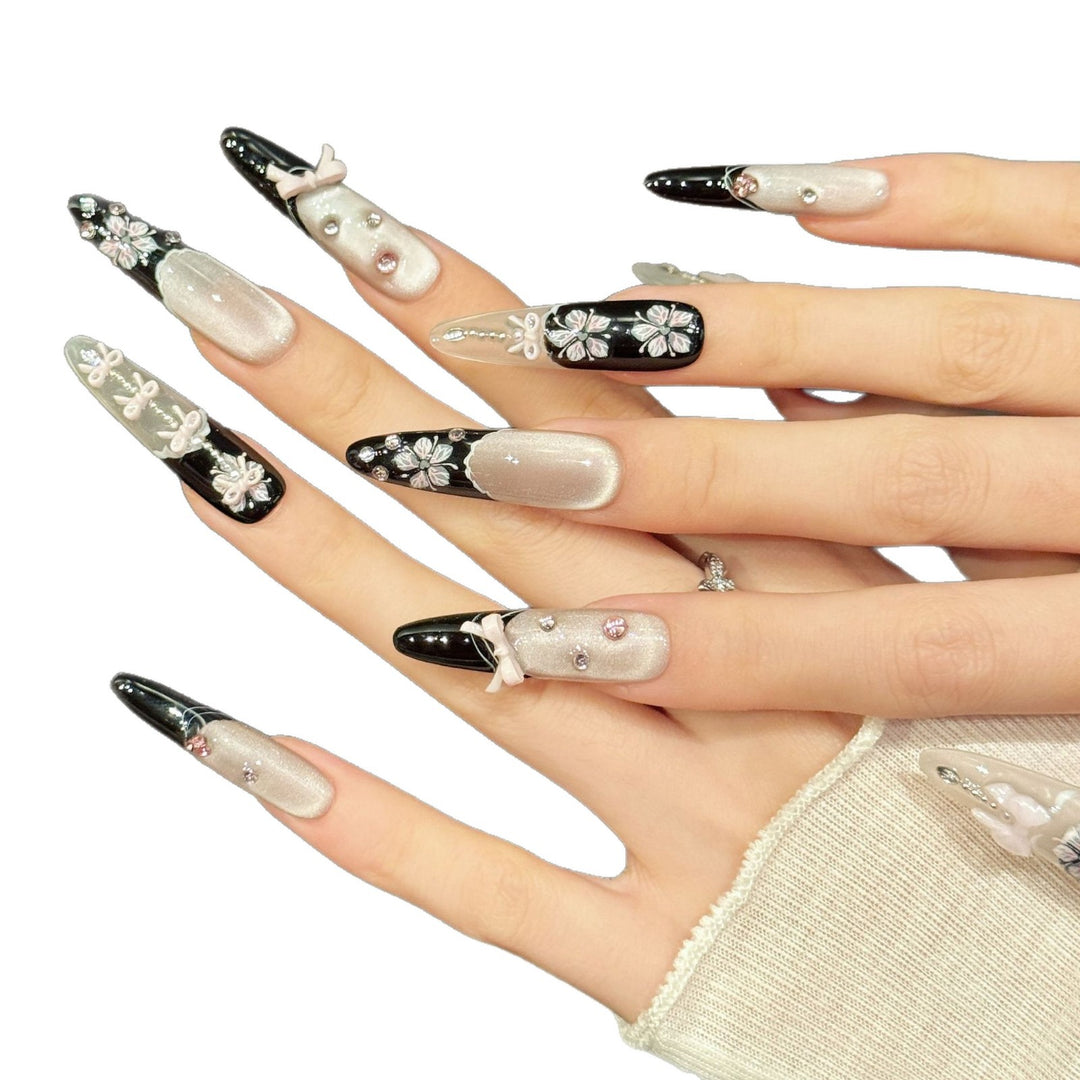 Blumenverzierte Press-On Nagelkunst Set
