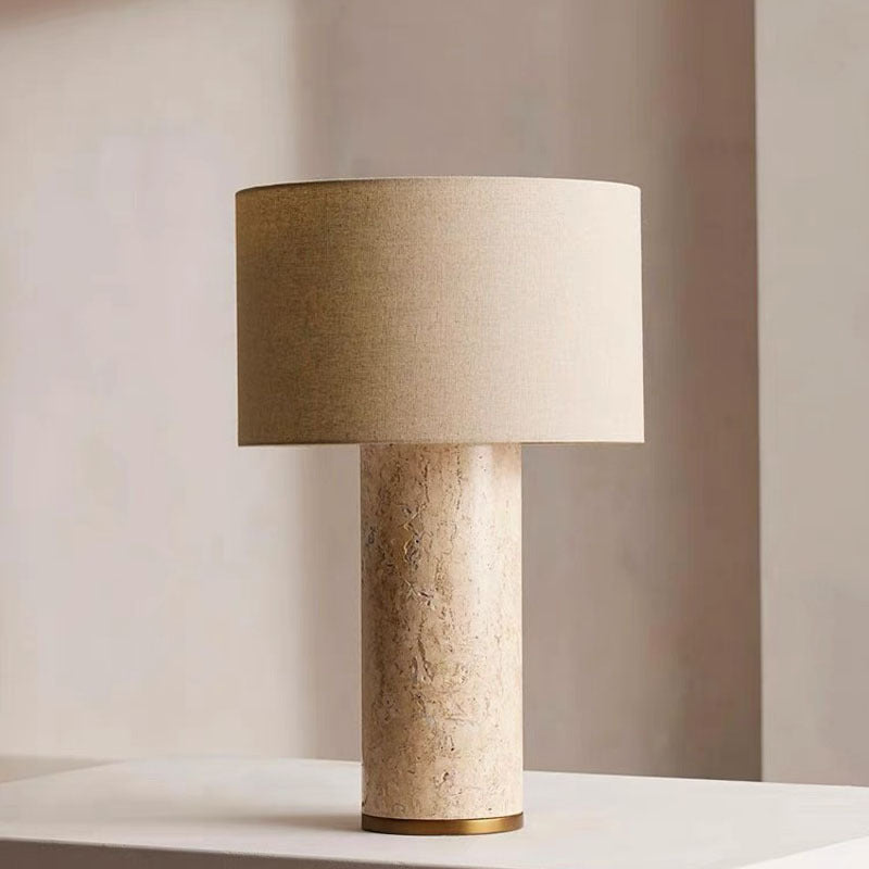 Minimalistische Stehlampe aus Stein mit Leinenschirm