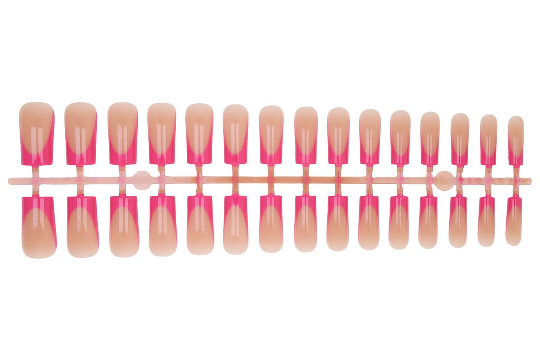 Kunstnagelset mit stilvollem Ombre-Design Karnz