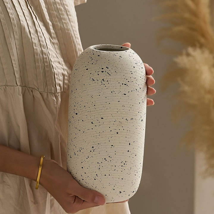 Elegante und Kunstvolle Keramikvase Karnz