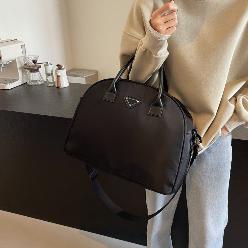 Elegante strukturierte Handtasche Karnz
