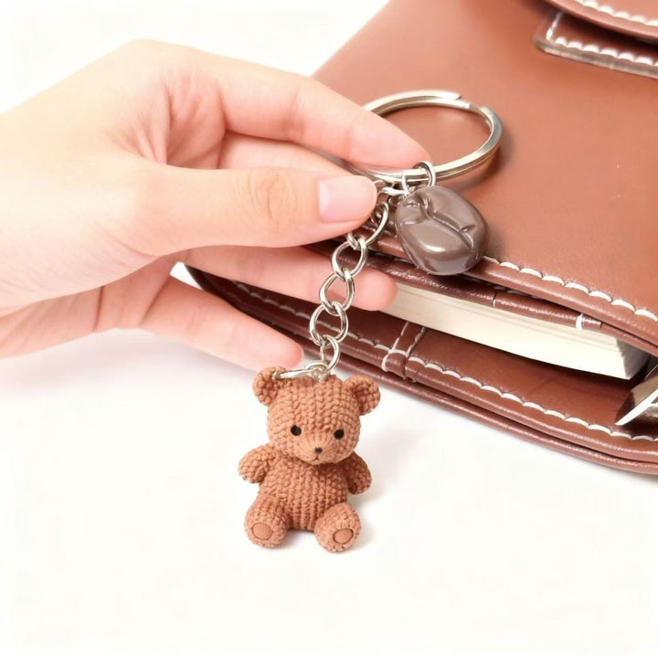 Verspielter Schlüsselanhänger mit Bären und Getränk Karnz