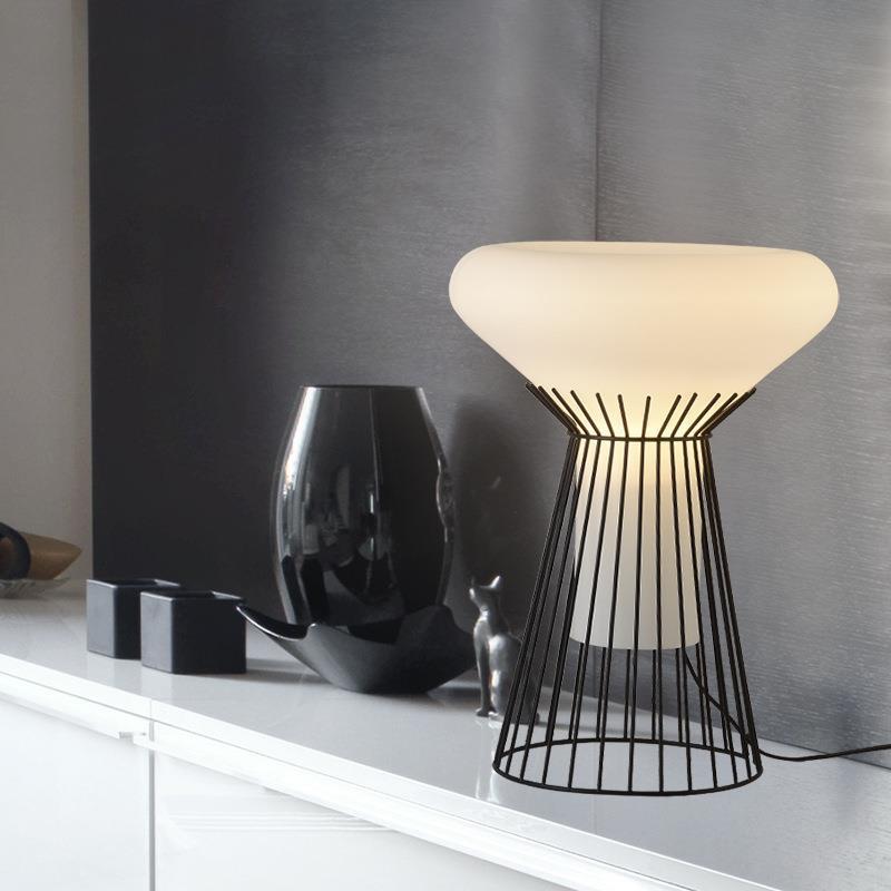 Moderne Minimalistische Tischlampe mit Geometrischem Design