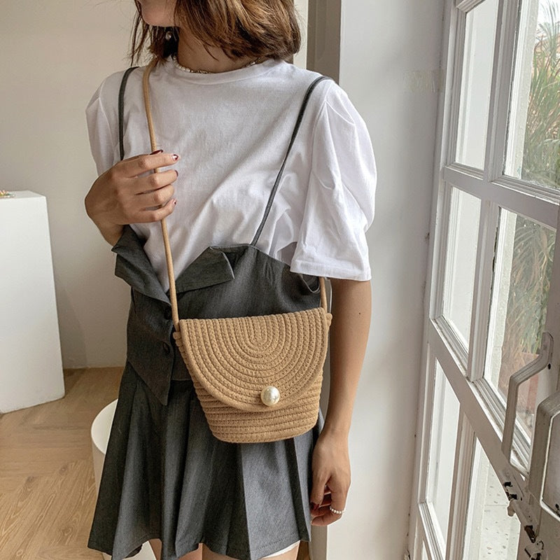 Damen Stilvolle Clutch aus geflochtenem Material Karnz