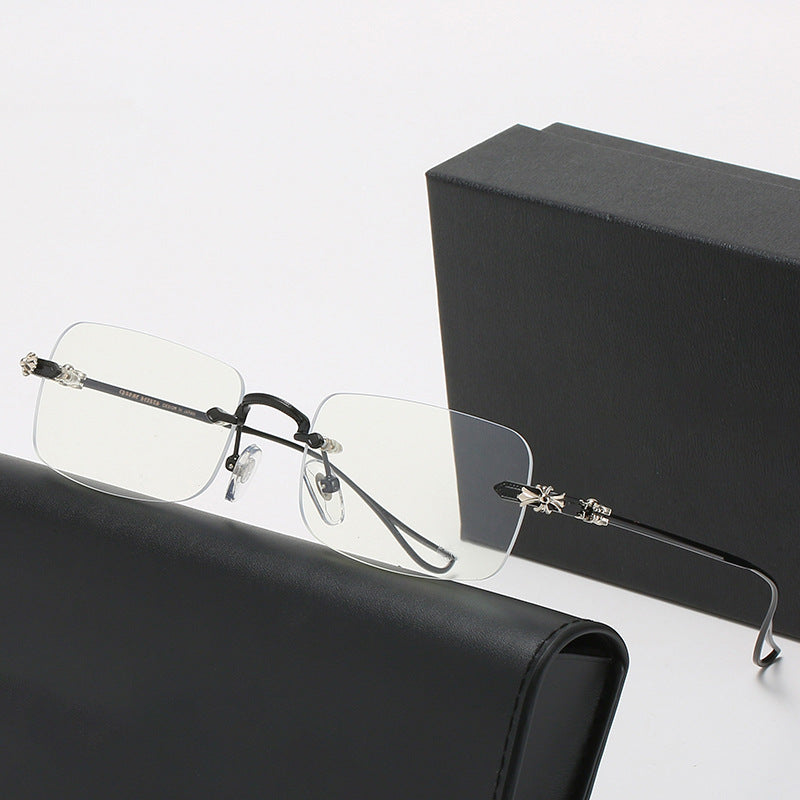Damen modische Korrektionsbrille mit elegantem quadratischen Rahmen und verzierten Bügeln Karnz