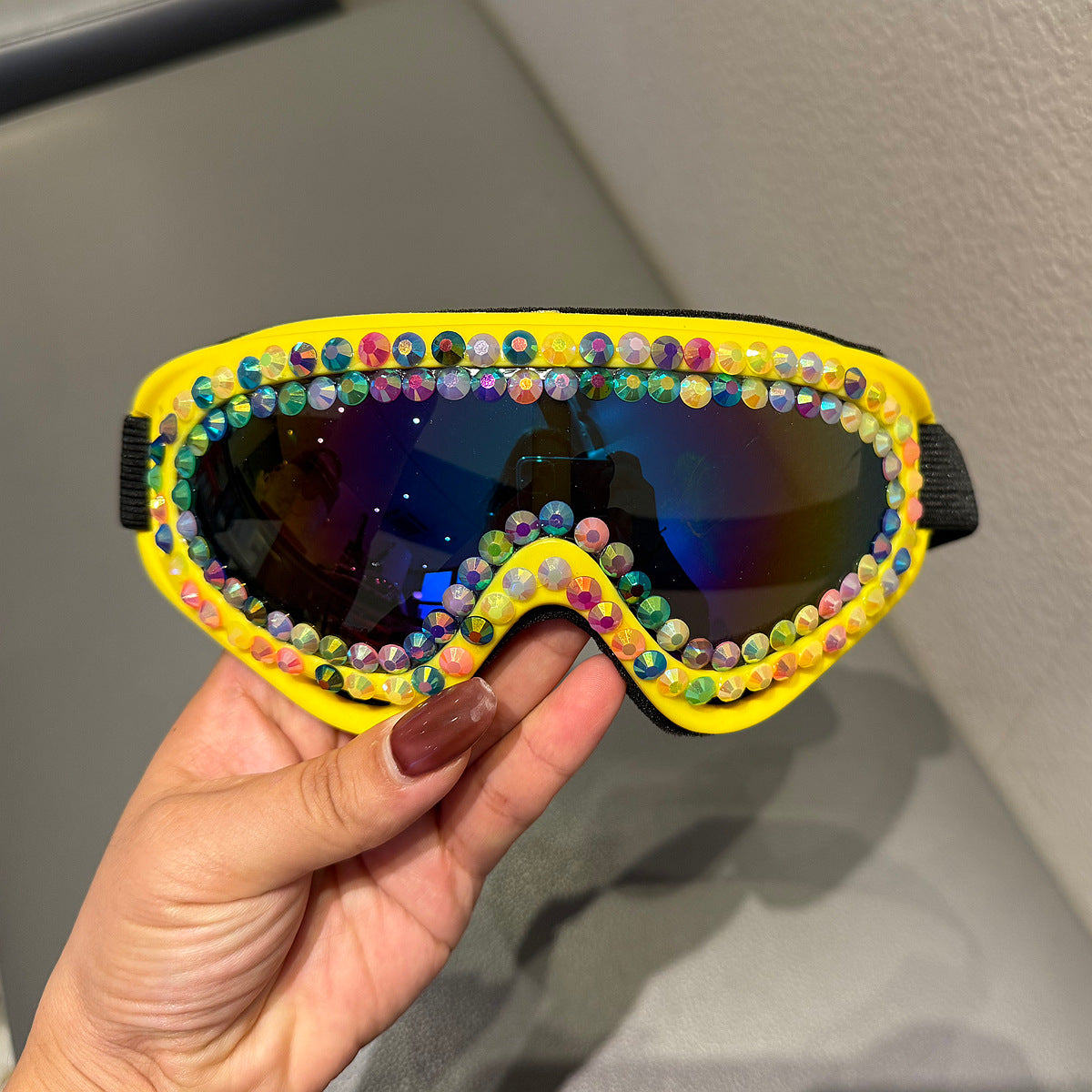 Damen Skibrille mit funkelndem Kristallrahmen Karnz