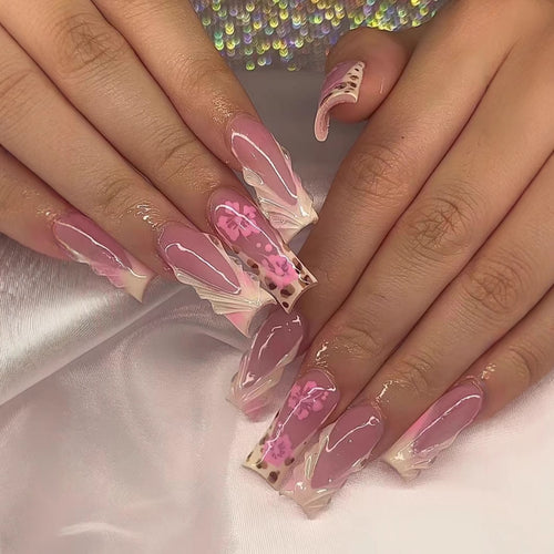 Floral Acrylnagelvergrößerungen Karnz