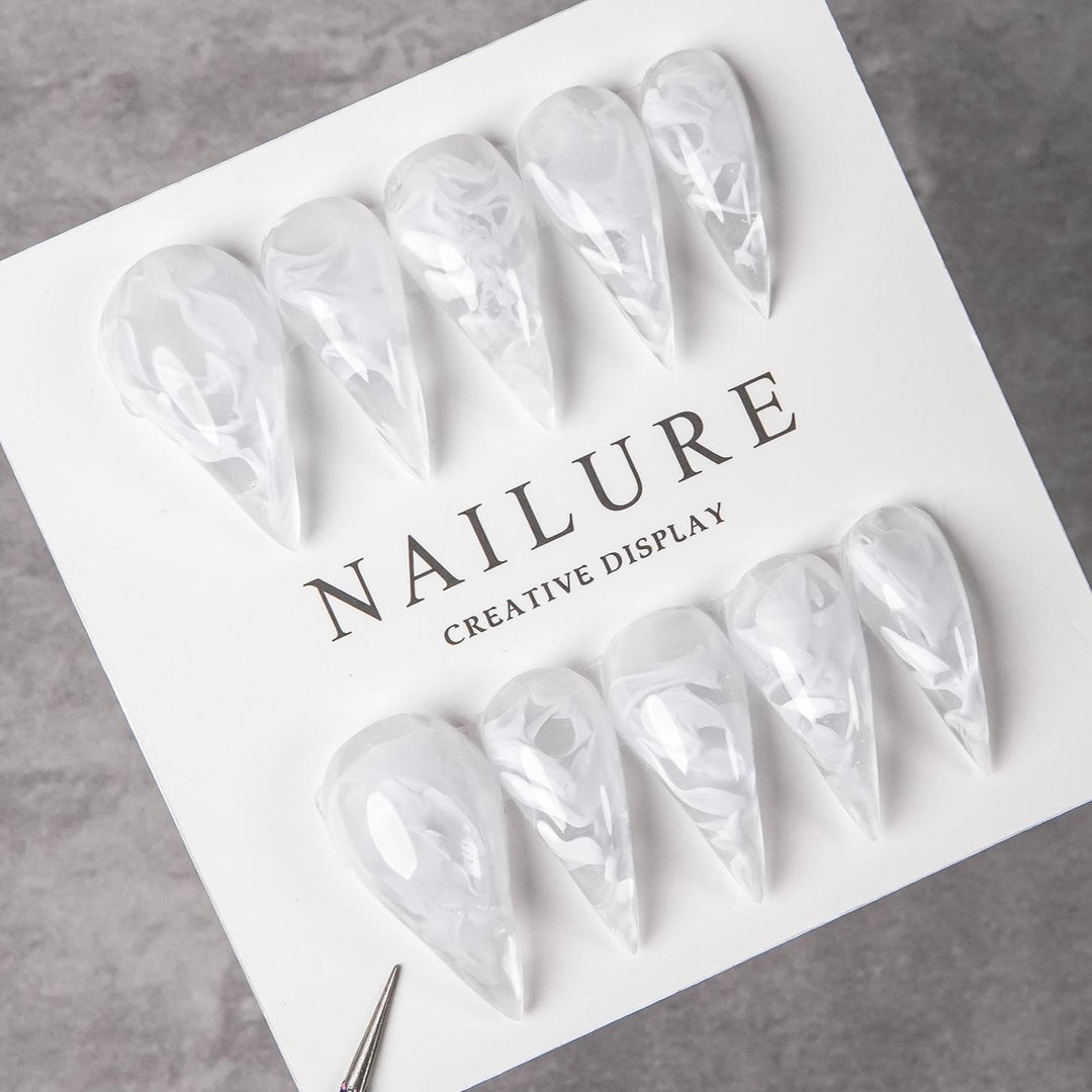 Künstlerische Stiletto Press-On Nagelverzierungen  1791254780