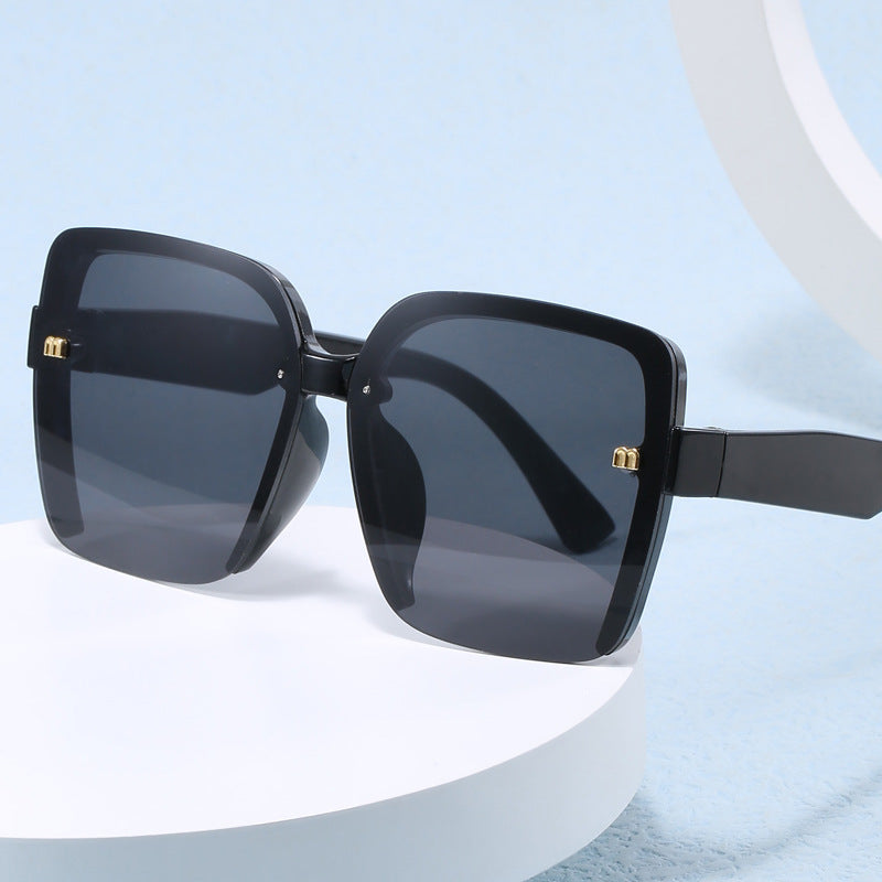 Damen oversized Sonnenbrille mit stilvollem, modernem Rahmen Karnz