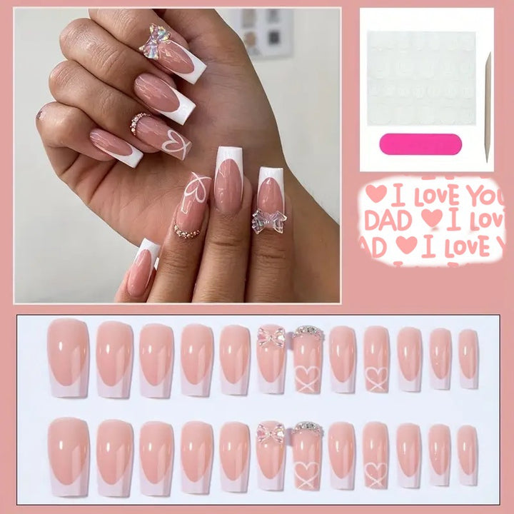Kunstnagelset mit eleganten Schmetterlingsakzenten und Strass Karnz