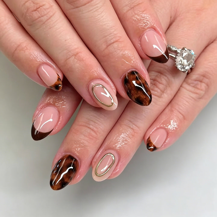Luxuriöse Schildpatt Press-On Nagelkunst