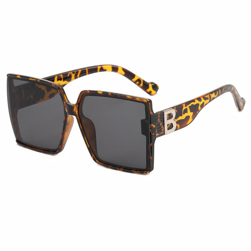 Damen Oversized-Sonnenbrille mit luxurious Detail Karnz