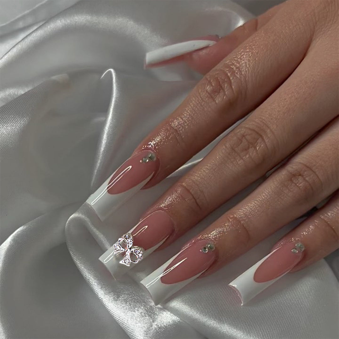 Kunstnägel mit Strass-Details Karnz