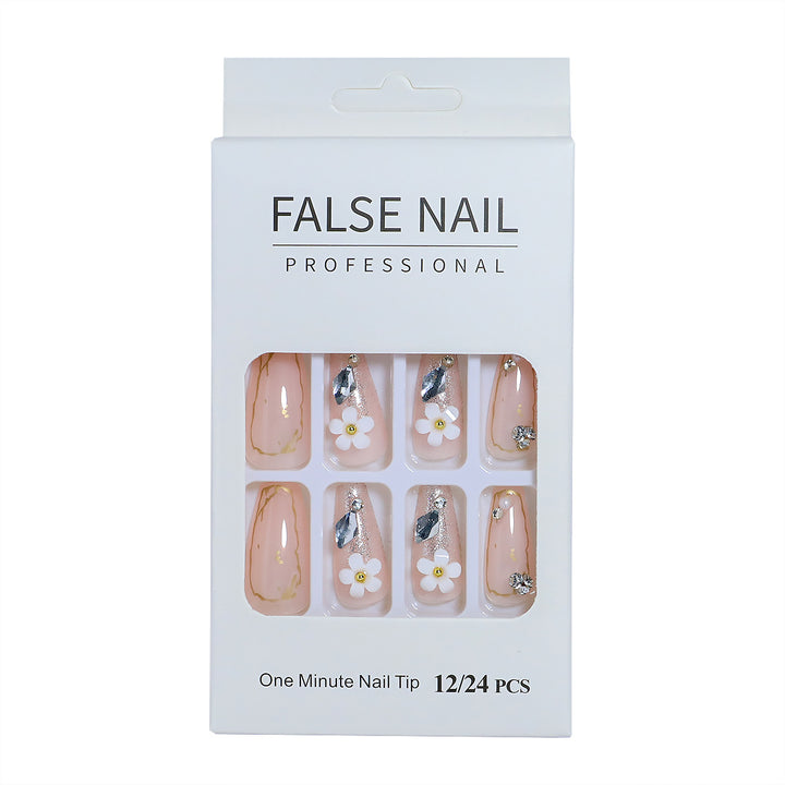 Dekorativer Press-On-Nagelset mit 3D-Akzenten Karnz