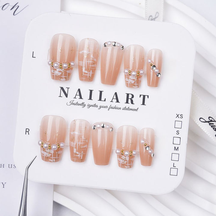 Dekorativer Fashion-Nagel-Set Karnz