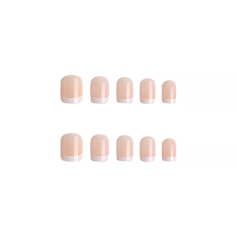 Kunstvolle French Tip Kunstnägel Karnz