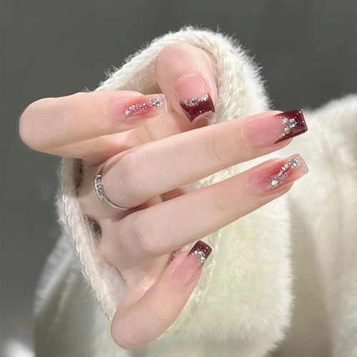 Elegante Glitzernde French Tip Press-On Nägel Karnz