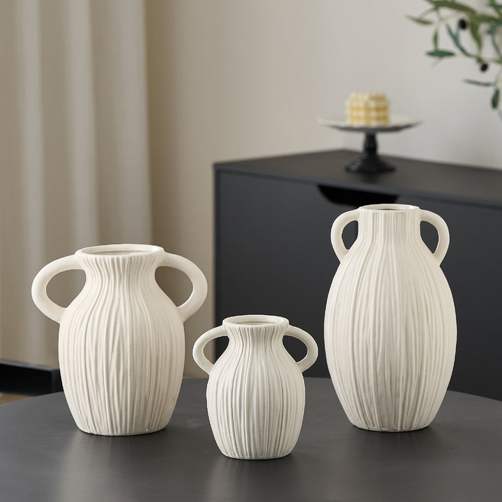 Dekorative Keramikvase mit kunstvollem Rillenmuster Karnz